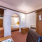Hotel Contel 4*
