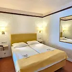 Contel 4*